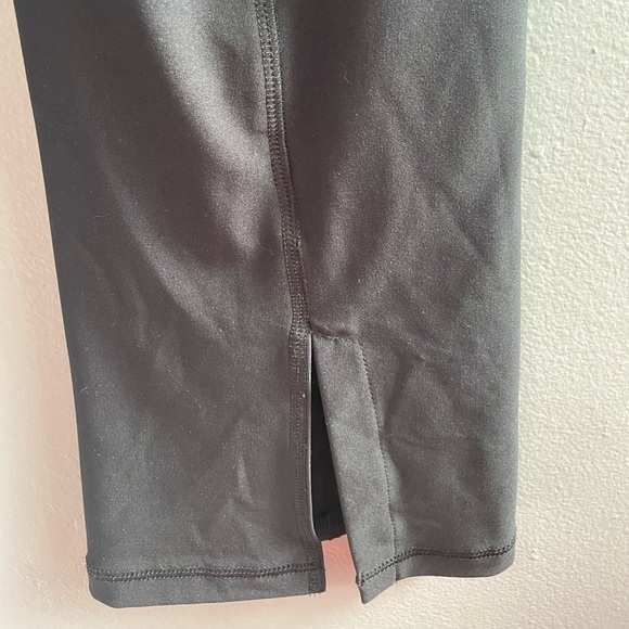 Miraclesuit performance tummy control flared leg black leggings. Size Small. - Picture 3 of 5